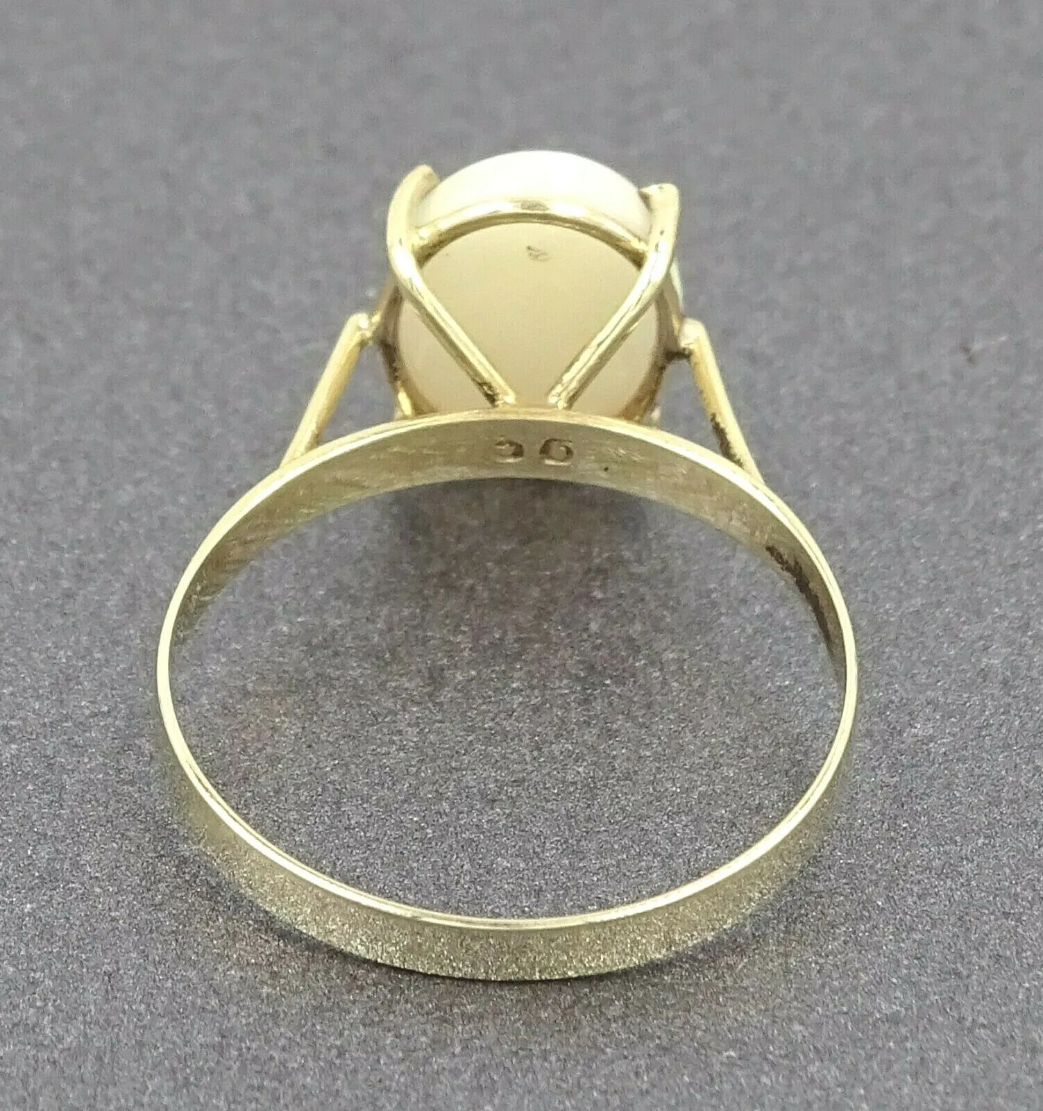 9ct Yellow Gold Opal Ring