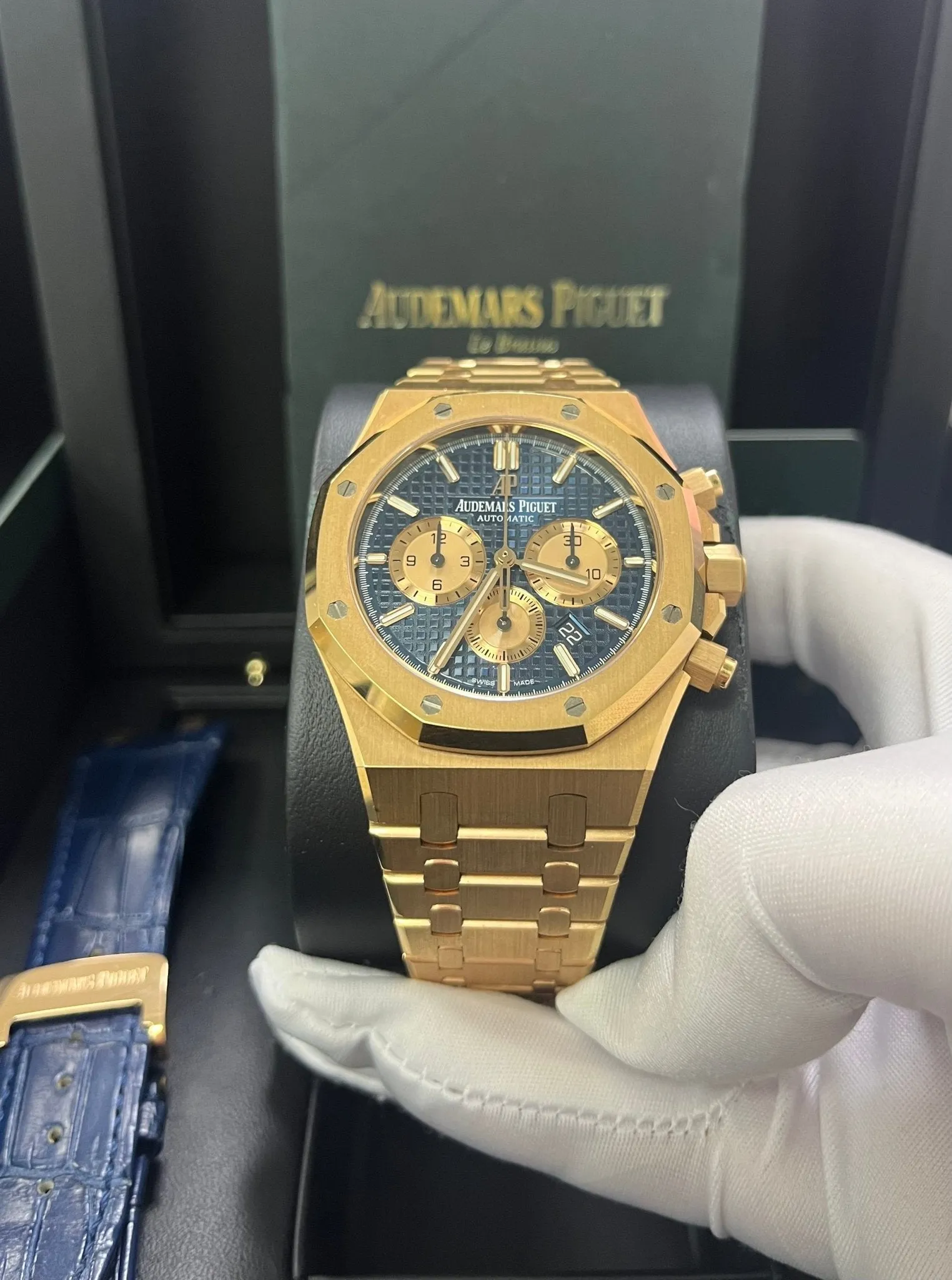 Audemars Piguet Royal Oak Selfwinding Chronograph/ 18k Rose Gold/ Blue Dial/ Pink Sub-Dials (Ref#26331OR.OO.1220OR.01)