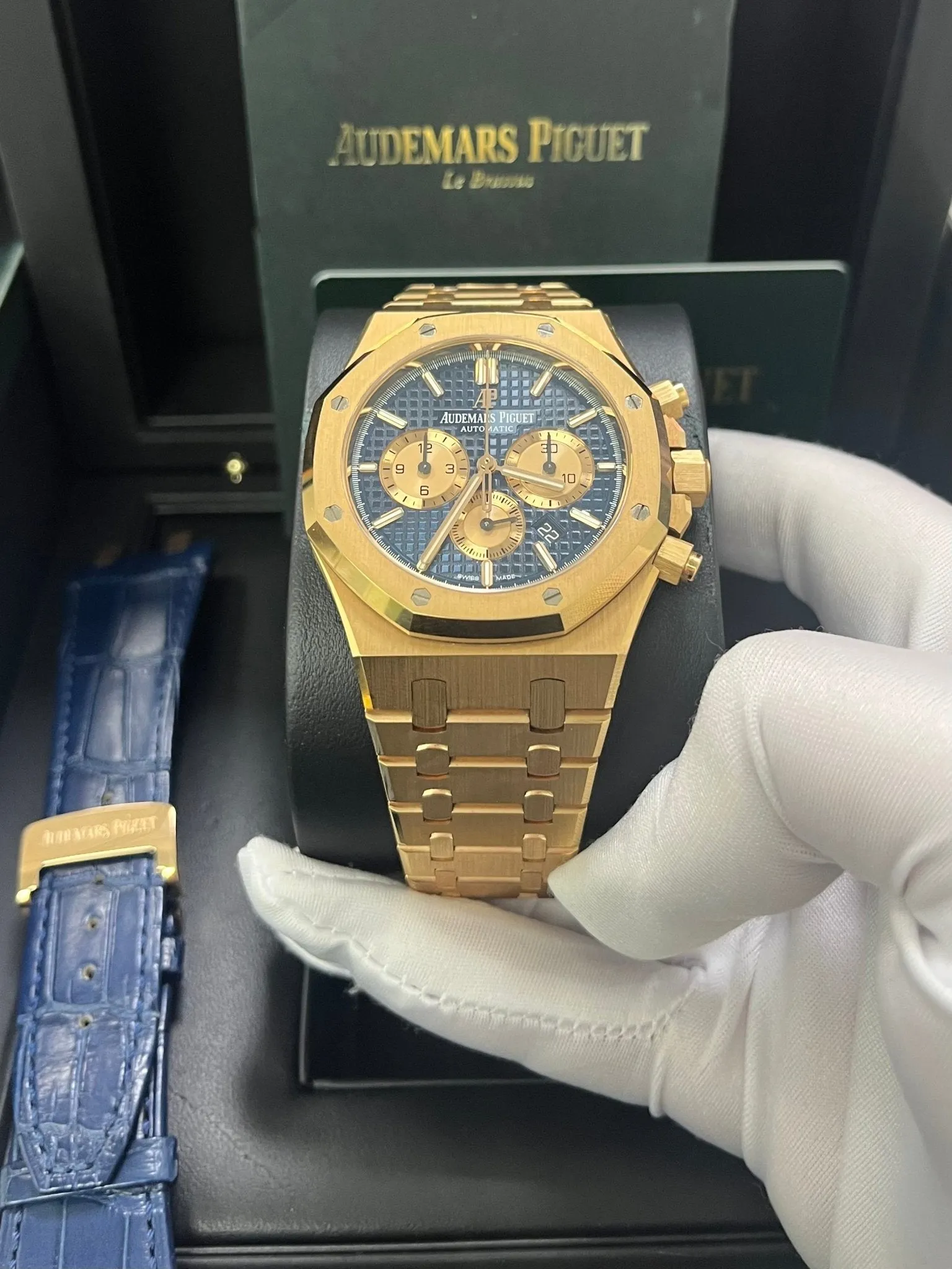 Audemars Piguet Royal Oak Selfwinding Chronograph/ 18k Rose Gold/ Blue Dial/ Pink Sub-Dials (Ref#26331OR.OO.1220OR.01)