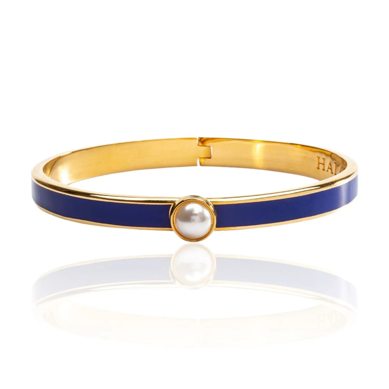 HALCYON DAYS 18K YELLOW GOLD PLATED 6MM SKINNY COBALT ENAMELED BANGLE BRACELET WITH PEARL