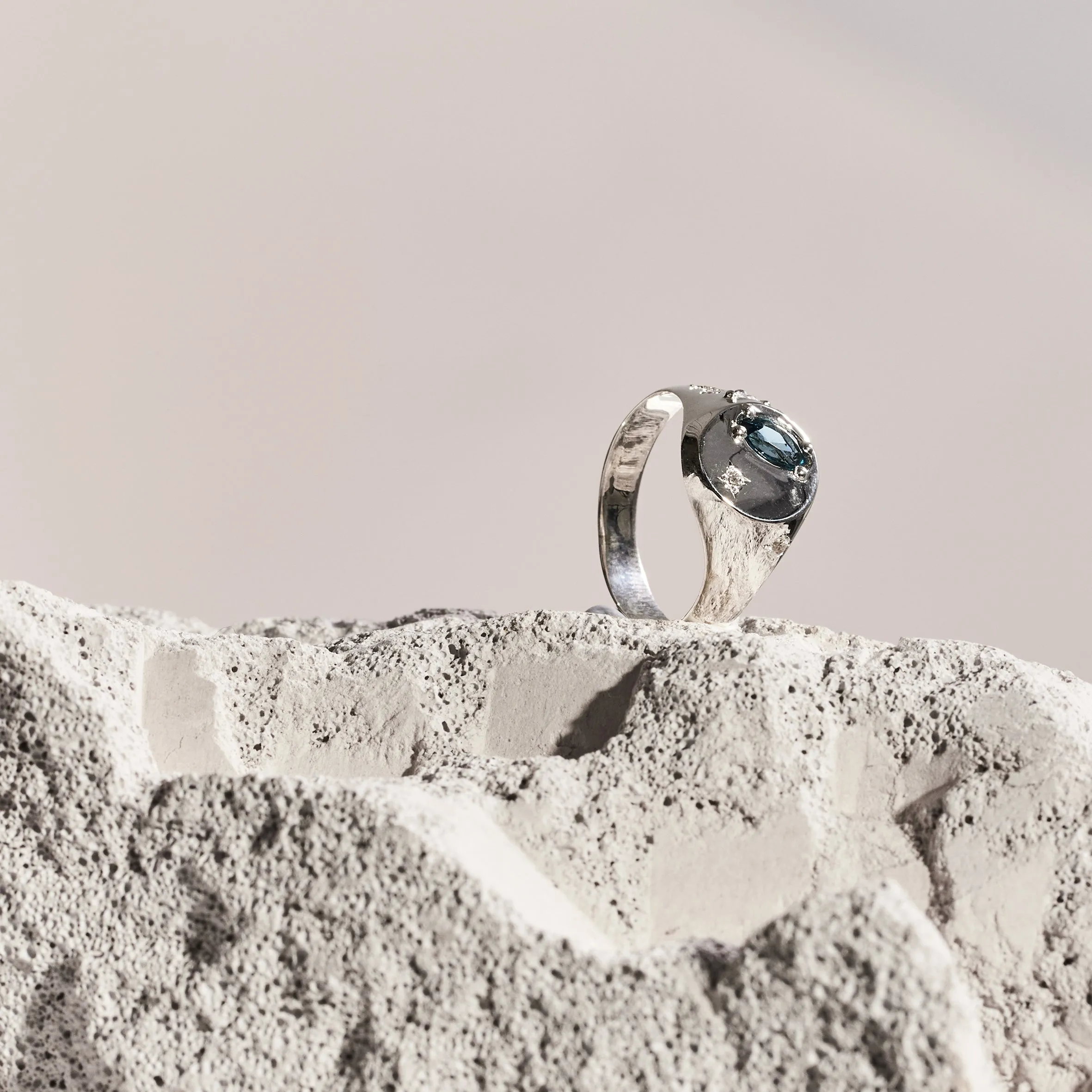 Milky way signet Ring - 14K/ 18K Gold