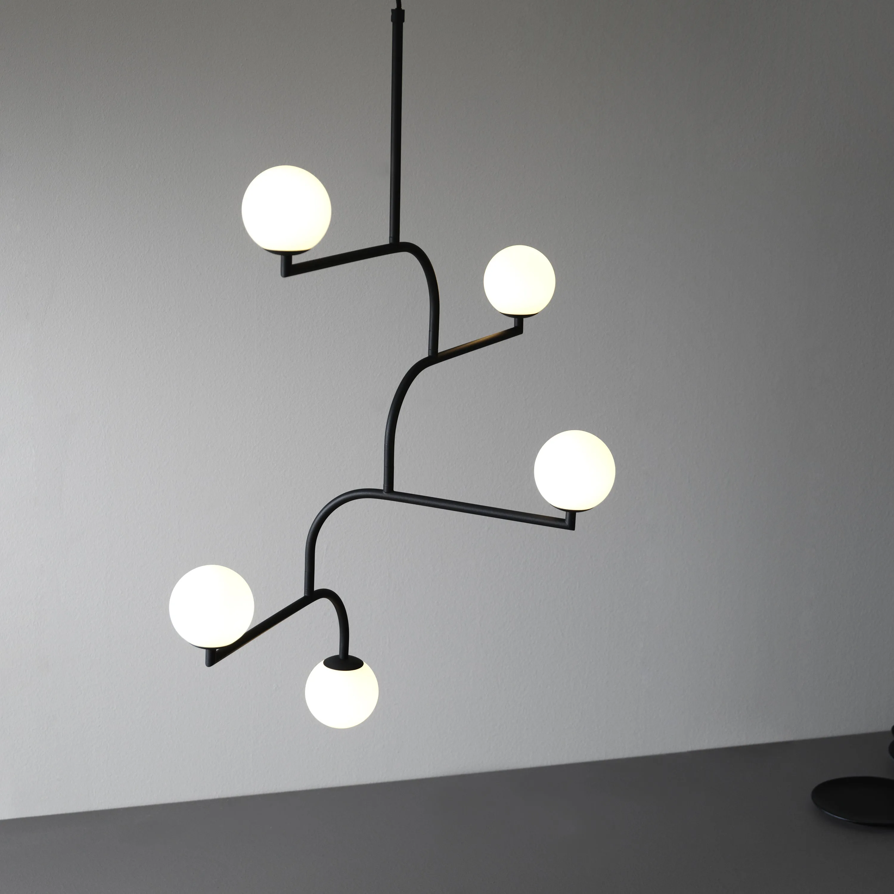 Mobil Pendant Light