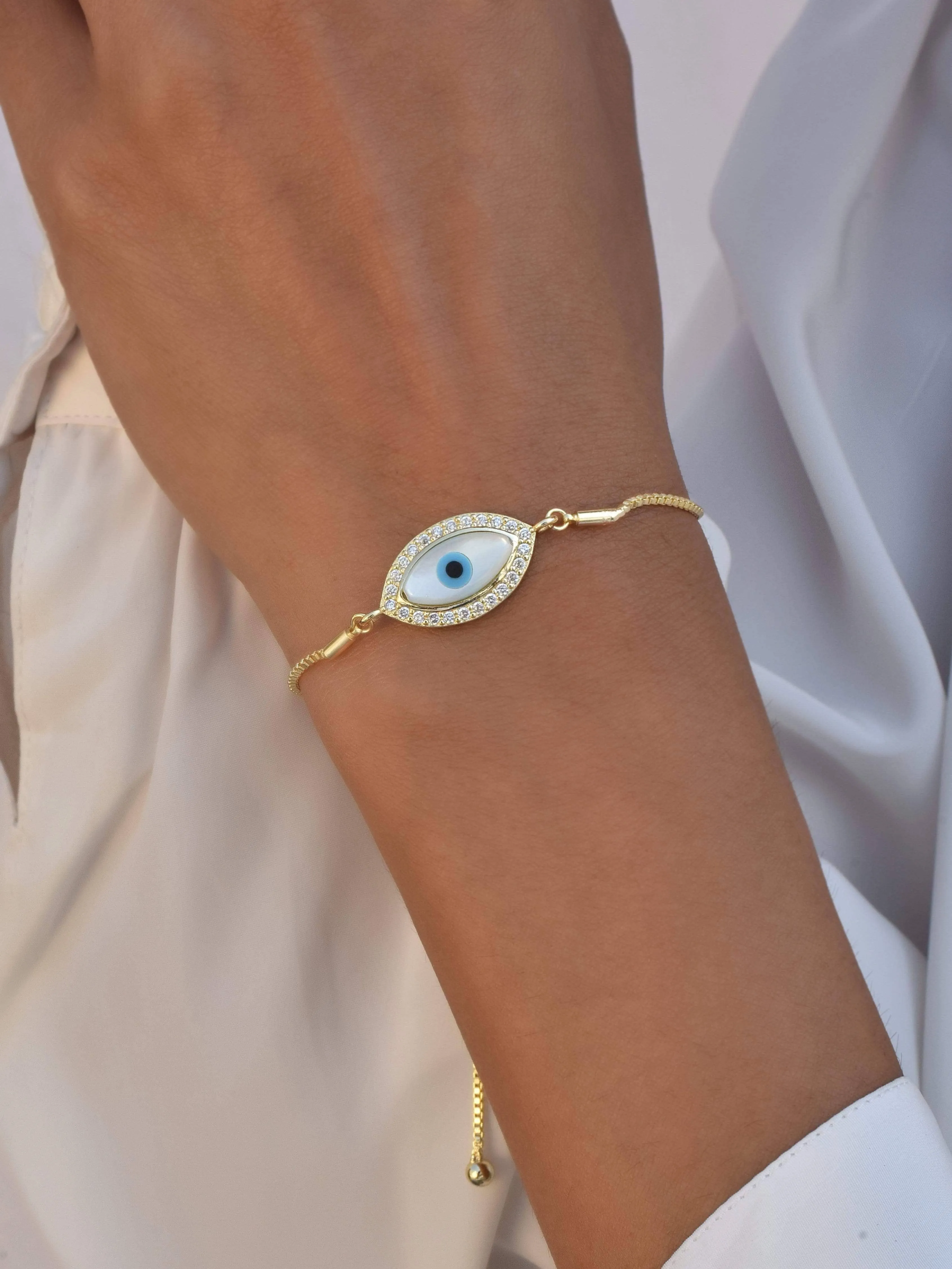 Mother Of Pearl Eye Bracelet