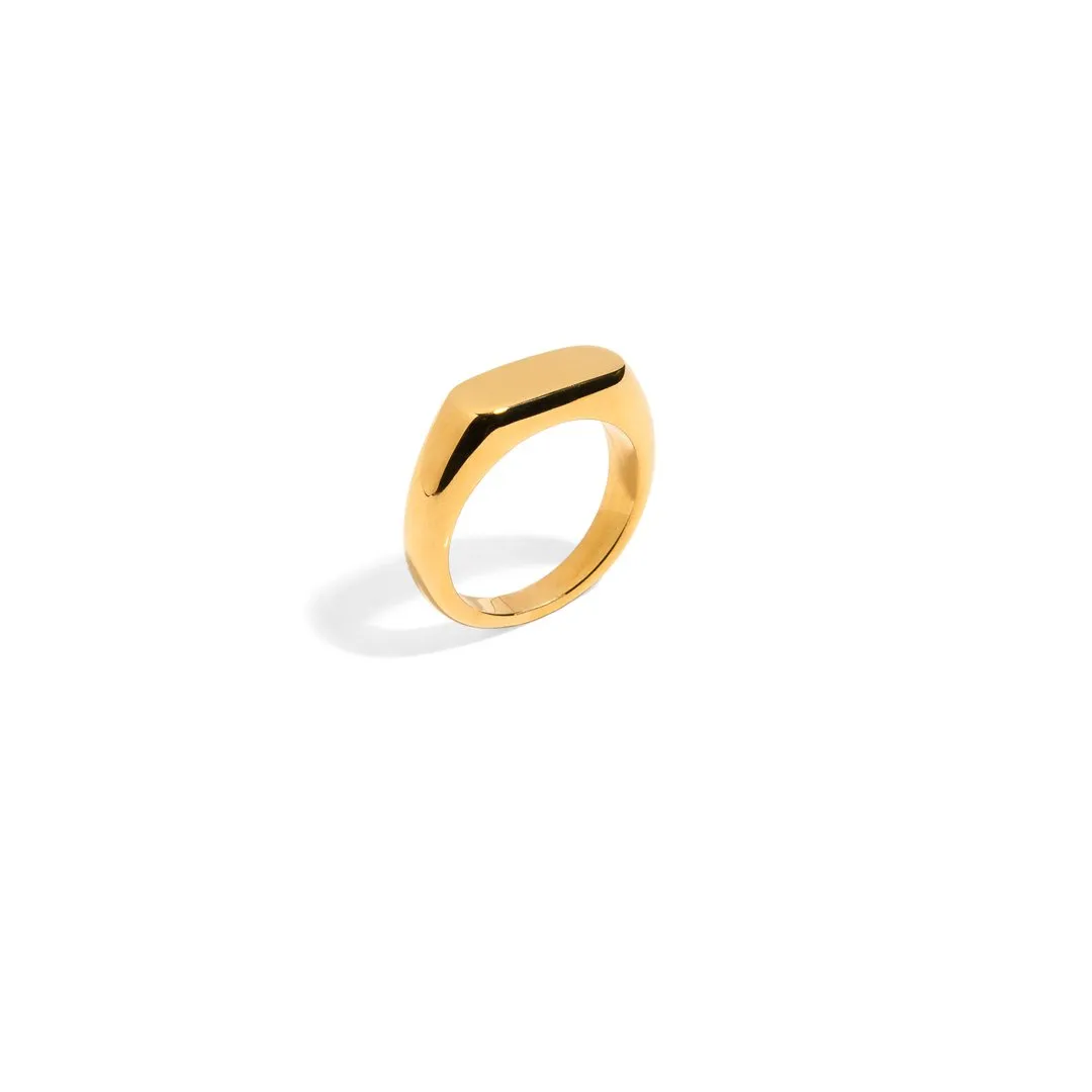 OVAL BAR SIGNET GOLDEN RING