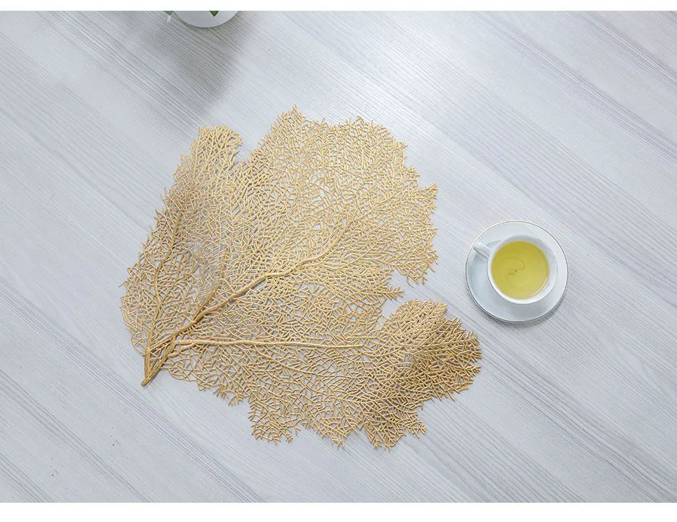 Placemat For Dining Table Large: Coral Leaf - Mat Gold & silver