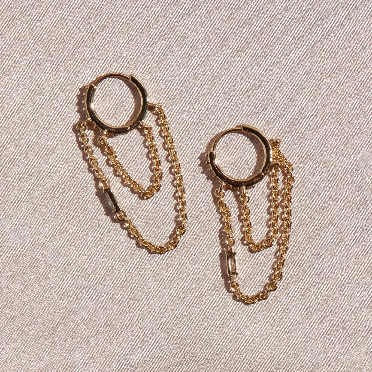 The Thea Chain Huggies Earrings [Nickel & Suede]